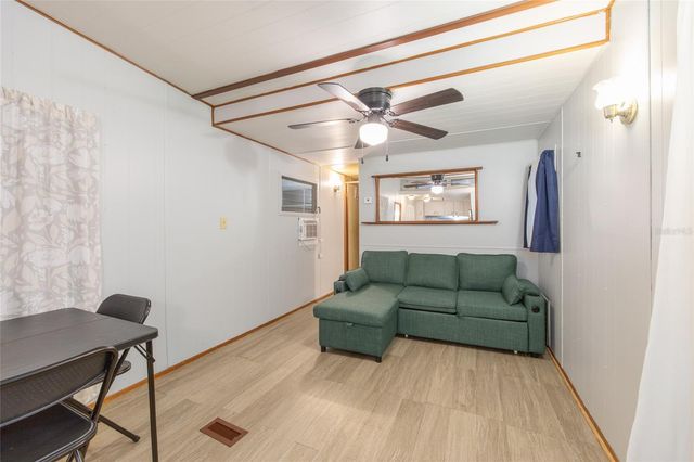 2142 SE 185TH TERRACE, Silver Springs, FL 34488