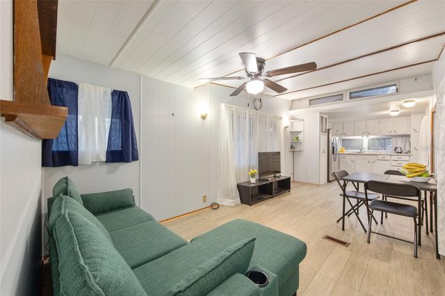 2142 SE 185TH TERRACE, Silver Springs, FL 34488