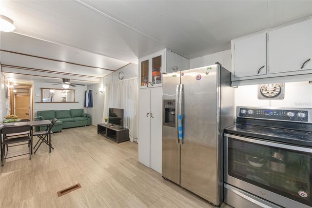 2142 SE 185TH TERRACE, Silver Springs, FL 34488