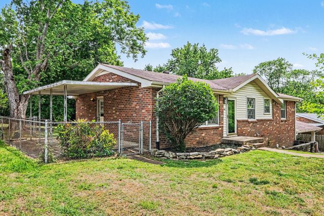 246 Sterling Rd, Hendersonville, TN 37075
