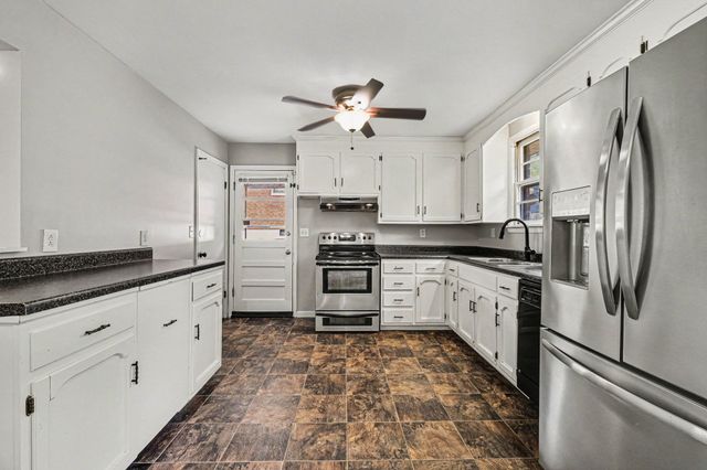 246 Sterling Rd, Hendersonville, TN 37075
