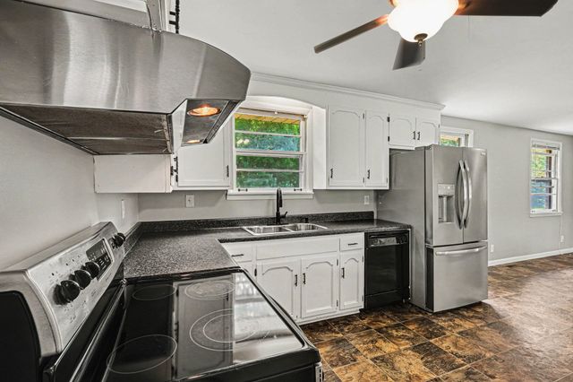 246 Sterling Rd, Hendersonville, TN 37075