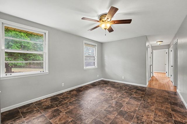 246 Sterling Rd, Hendersonville, TN 37075