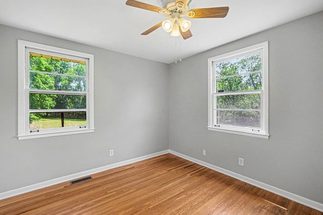 246 Sterling Rd, Hendersonville, TN 37075