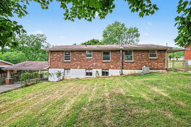 246 Sterling Rd, Hendersonville, TN 37075