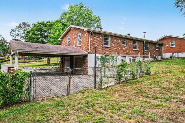 246 Sterling Rd, Hendersonville, TN 37075