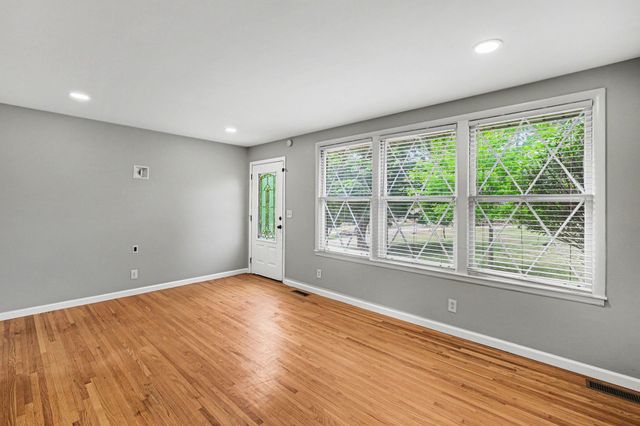 246 Sterling Rd, Hendersonville, TN 37075