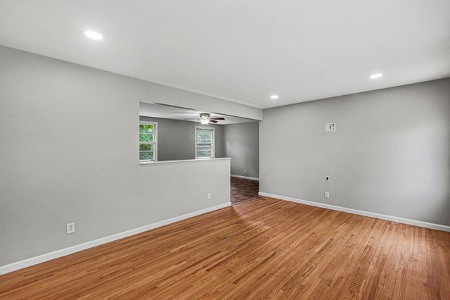 246 Sterling Rd, Hendersonville, TN 37075