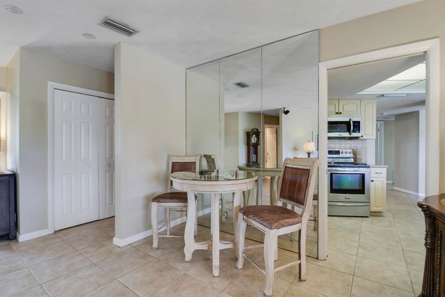 856 Country Club Drive, North Palm Beach, FL 33408