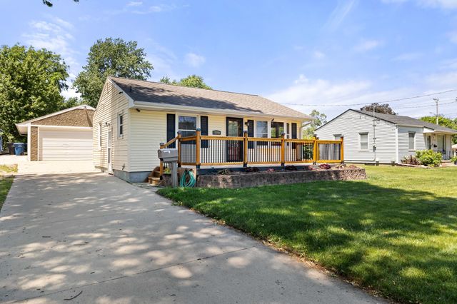 3940 E 8th Street, Des Moines, IA 50316