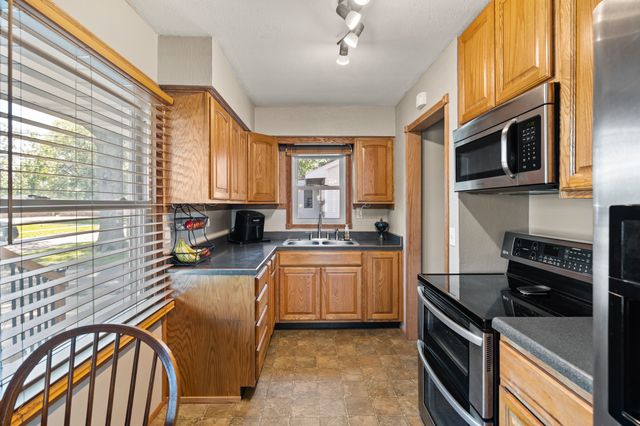 3940 E 8th Street, Des Moines, IA 50316