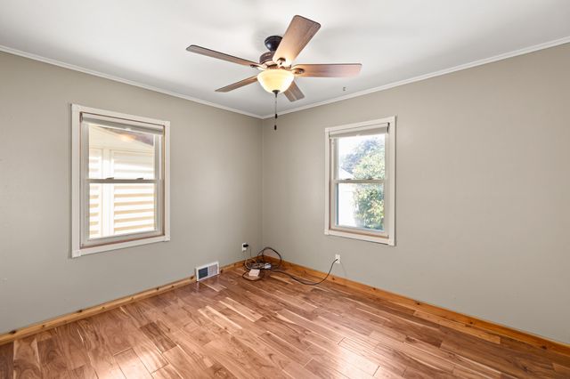 3940 E 8th Street, Des Moines, IA 50316