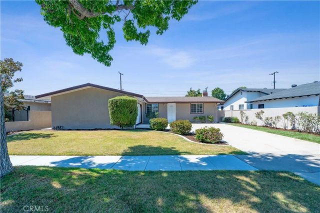 2003 W Willow Avenue, Orange, CA 92868