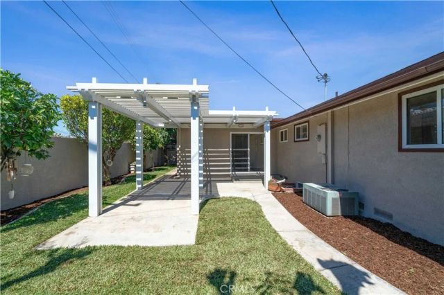 2003 W Willow Avenue, Orange, CA 92868