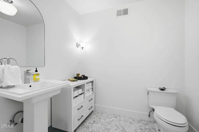 1310 McAndrew Road, Ojai, CA 93023