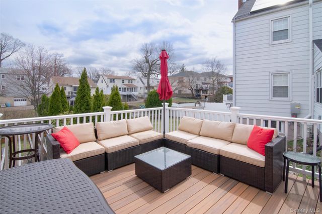 123 Hildreth Place, Yonkers, NY 10704