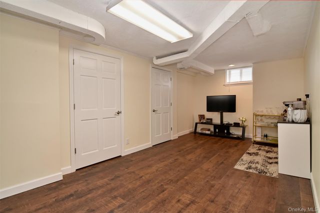 123 Hildreth Place, Yonkers, NY 10704