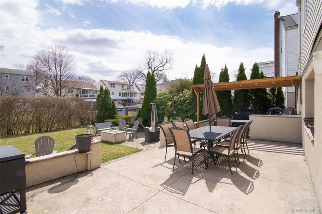 123 Hildreth Place, Yonkers, NY 10704