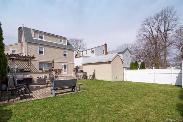 123 Hildreth Place, Yonkers, NY 10704