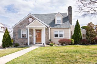 123 Hildreth Place, Yonkers, NY 10704