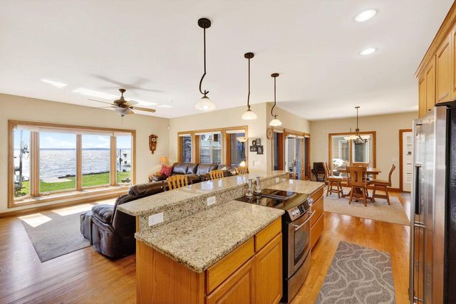 3129 Sunnyside STREET, Stoughton, WI 53589