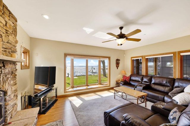 3129 Sunnyside STREET, Stoughton, WI 53589