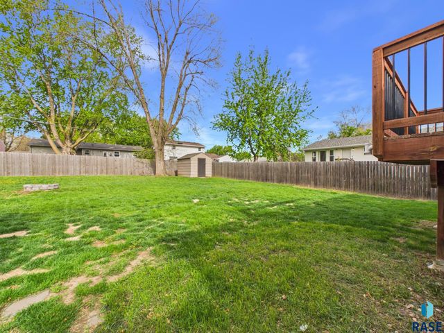701 S Rohl Dr Drive, Sioux Falls, SD 57103
