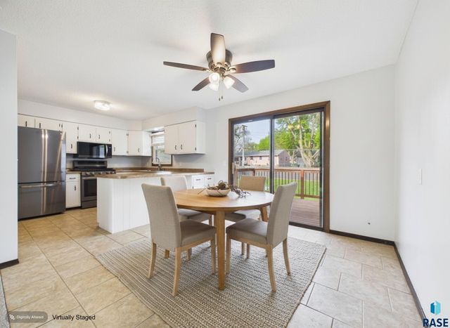 701 S Rohl Dr Drive, Sioux Falls, SD 57103