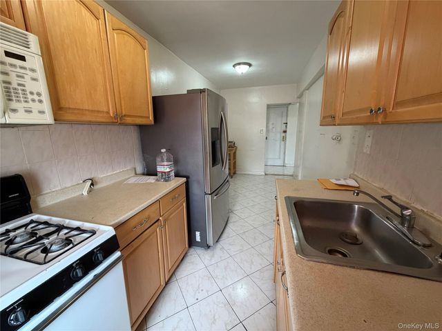 90-09 Northern Boulevard 303, Jackson Heights, NY 11372