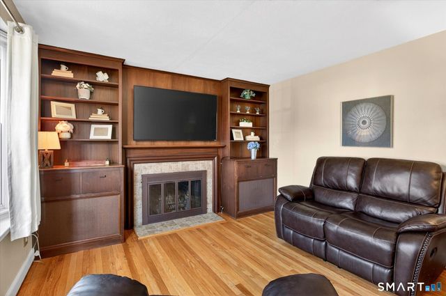 22 Carroll Road, Manchester, CT 06042