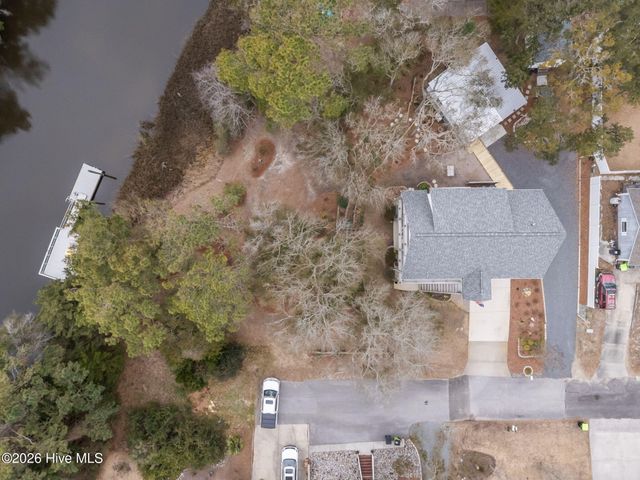 103 SE 27th Street, Oak Island, NC 28465