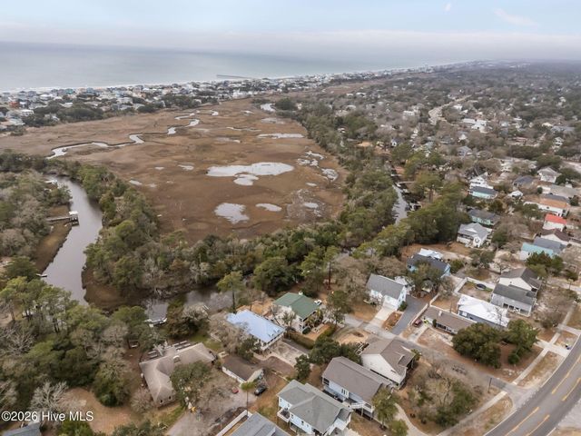 103 SE 27th Street, Oak Island, NC 28465