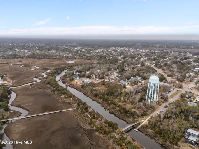 103 SE 27th Street, Oak Island, NC 28465