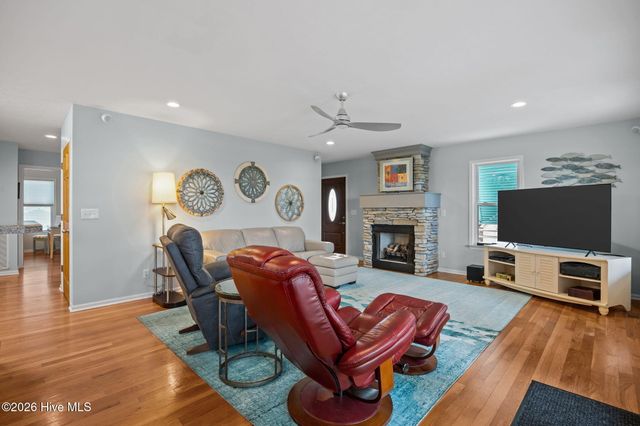 103 SE 27th Street, Oak Island, NC 28465