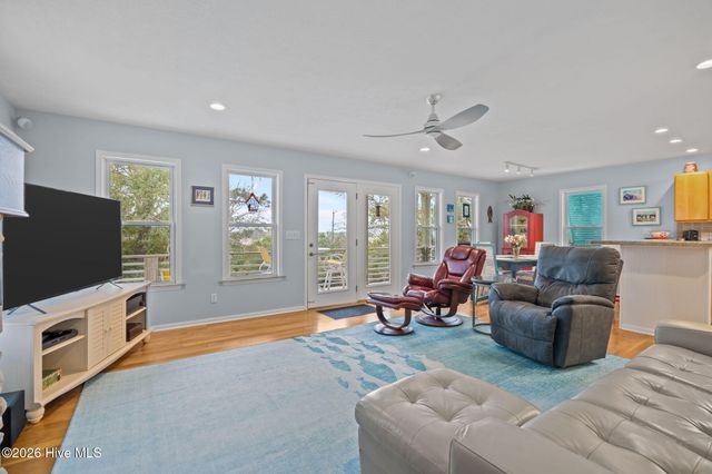 103 SE 27th Street, Oak Island, NC 28465