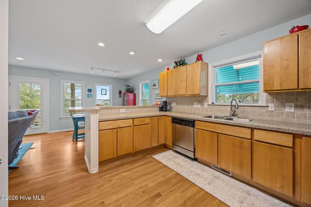 103 SE 27th Street, Oak Island, NC 28465