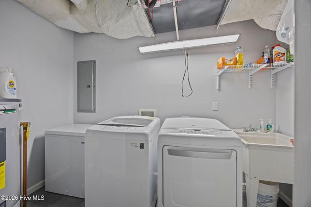 103 SE 27th Street, Oak Island, NC 28465