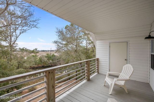 103 SE 27th Street, Oak Island, NC 28465