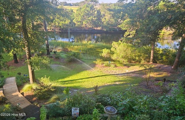 103 SE 27th Street, Oak Island, NC 28465