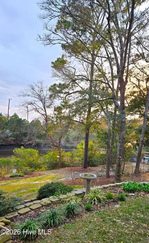 103 SE 27th Street, Oak Island, NC 28465