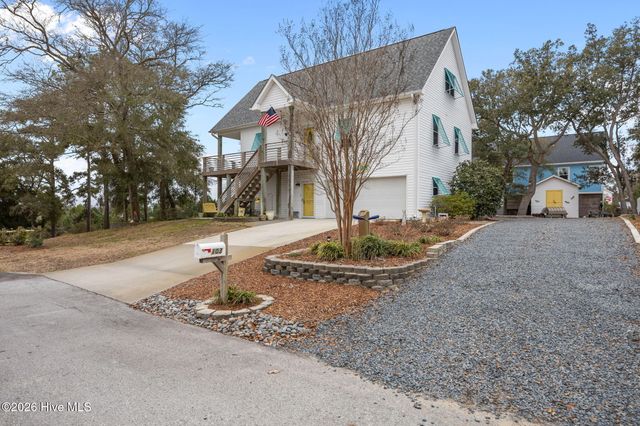 103 SE 27th Street, Oak Island, NC 28465
