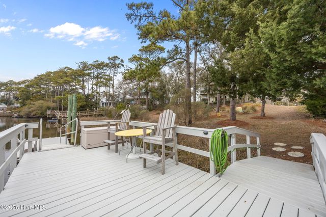 103 SE 27th Street, Oak Island, NC 28465