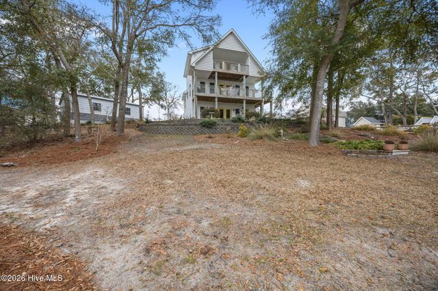 103 SE 27th Street, Oak Island, NC 28465