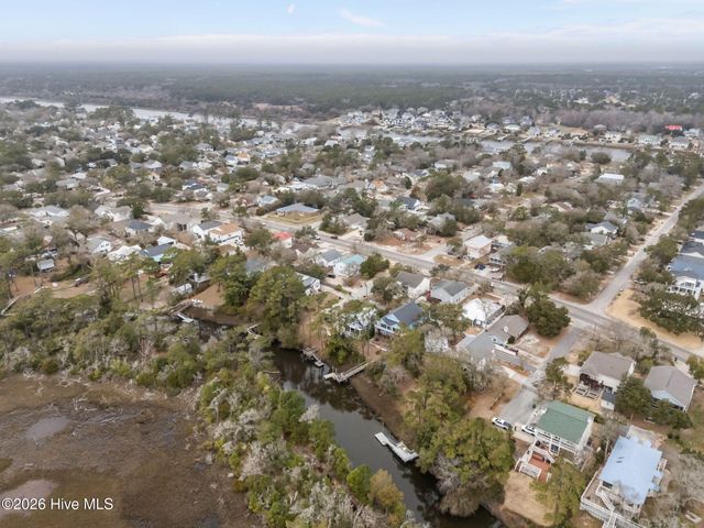 103 SE 27th Street, Oak Island, NC 28465