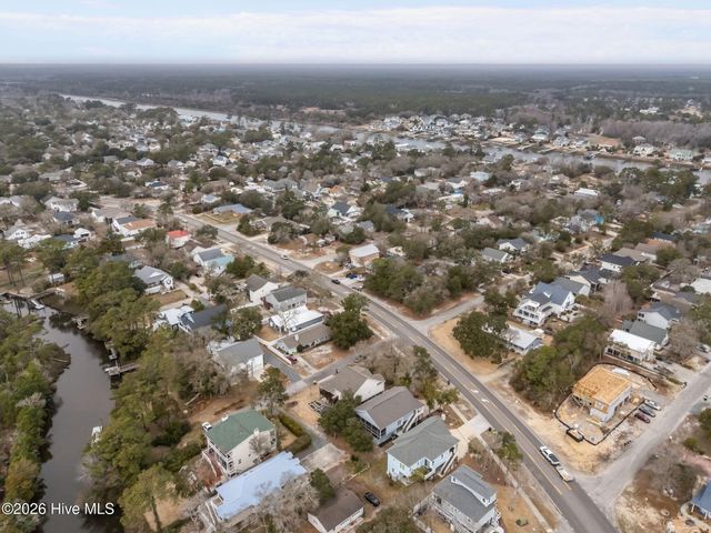 103 SE 27th Street, Oak Island, NC 28465