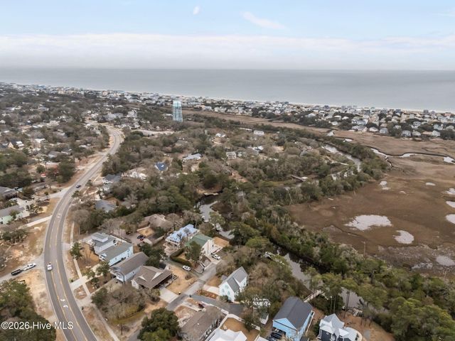 103 SE 27th Street, Oak Island, NC 28465