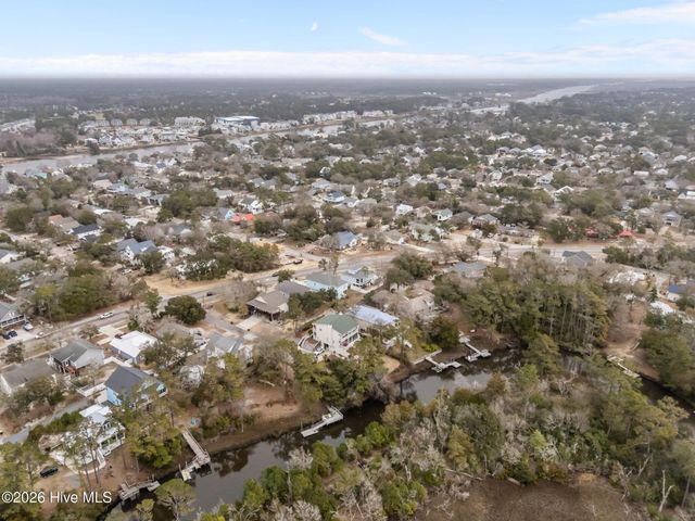 103 SE 27th Street, Oak Island, NC 28465
