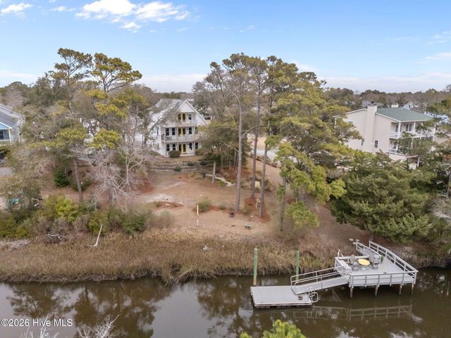 103 SE 27th Street, Oak Island, NC 28465