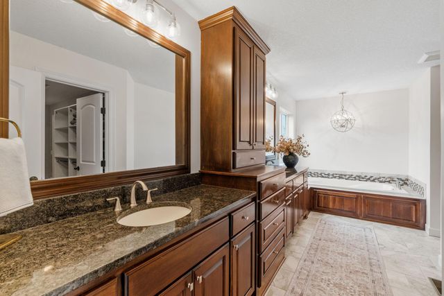4694 Bluebell Trail N, Medina, MN 55340