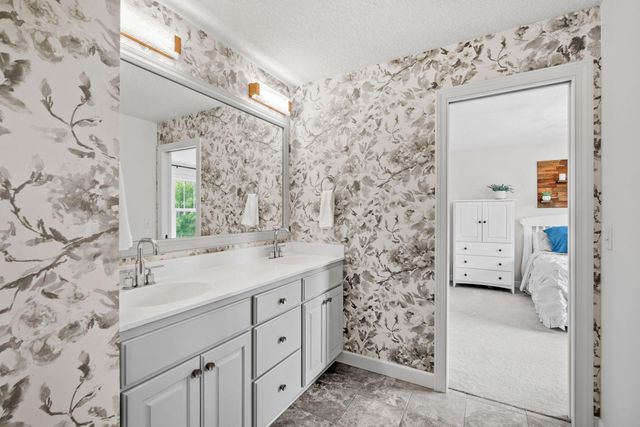 4694 Bluebell Trail N, Medina, MN 55340